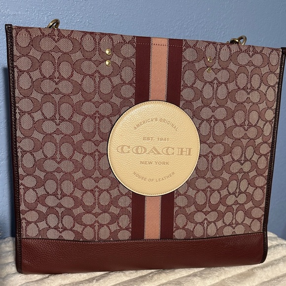 Coach XL Dempsey Tote 40 in Signature Jacquard with Stripe and Coach Patch. - Picture 1 of 14